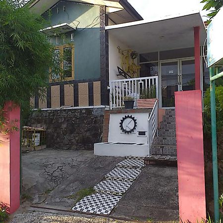 Kenangan Guest House Sabong Exterior foto