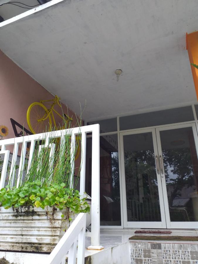 Kenangan Guest House Sabong Exterior foto