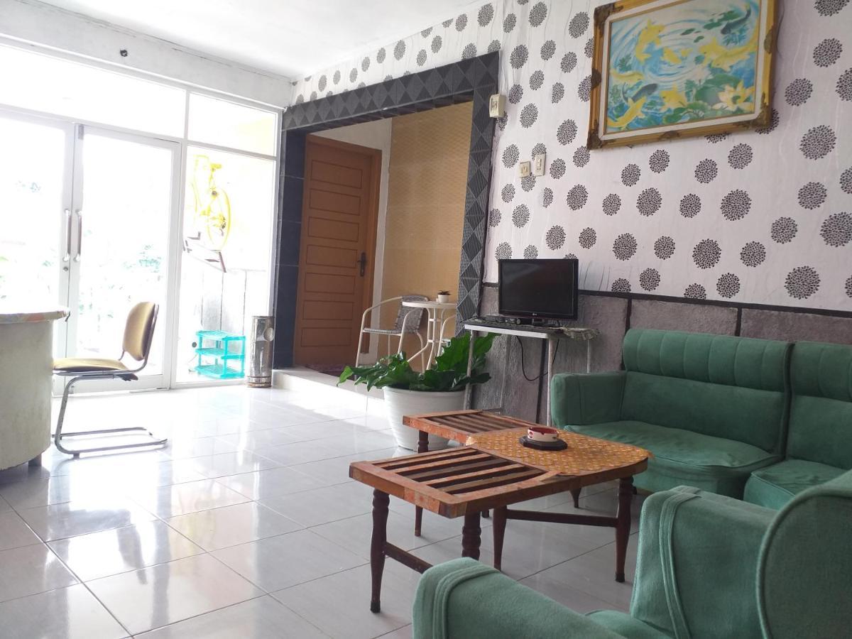 Kenangan Guest House Sabong Exterior foto