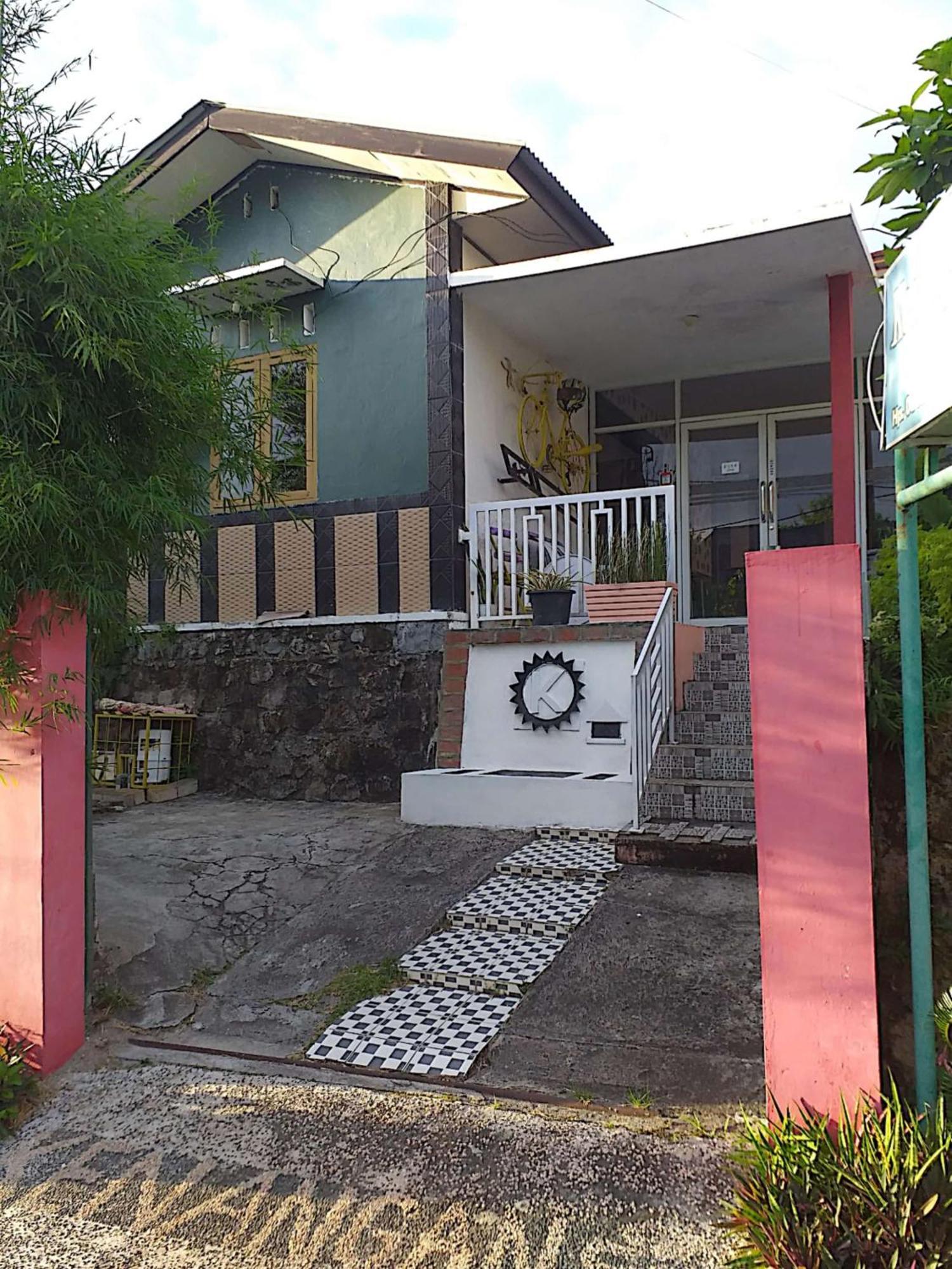 Kenangan Guest House Sabong Exterior foto